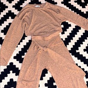 BRAND NEW FashionNova XS top & flare pants set